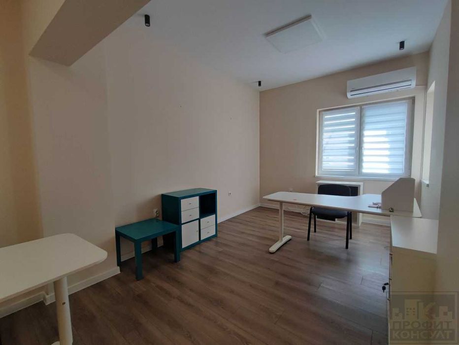 Дава се под наем Офис в Велико Търново, Център - 95 кв.м за 600 € - Снимка #4