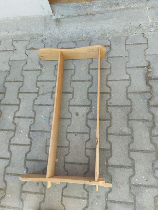 Raft vechi din lemn