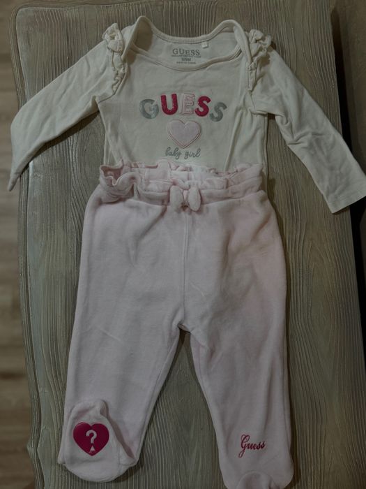 Guess бебешки комплект