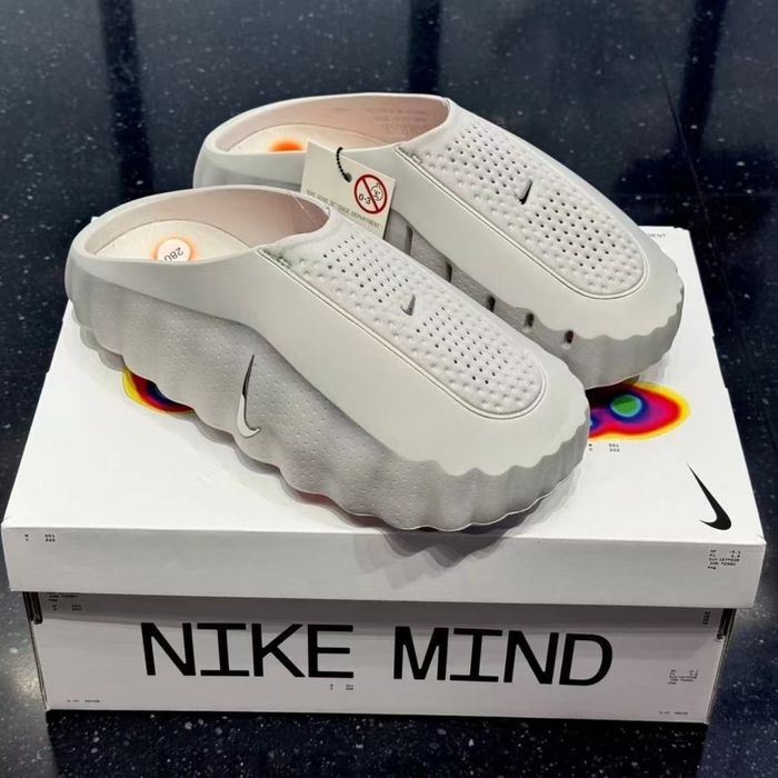 Nike MIND 001 - 002