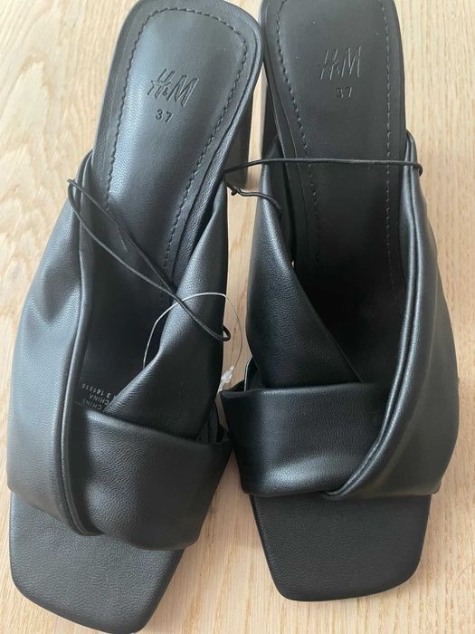 Sandale noi, cu eticheta H&M