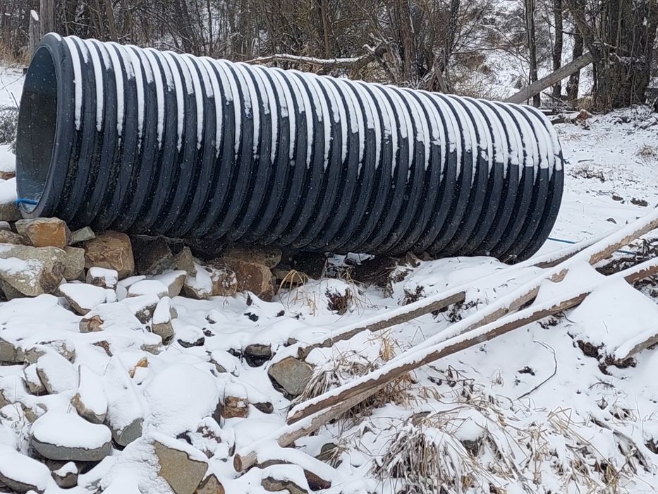 Tub pentru construcția unui pod...Tubul este nou și foarte rezistent..