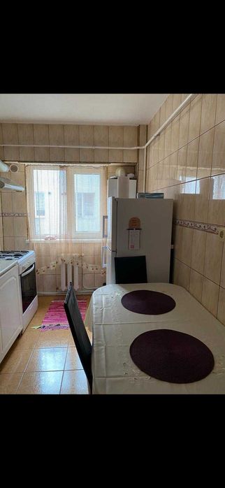 Inchiriez apartament 3 camere zona Grivita-Uvertura Mall