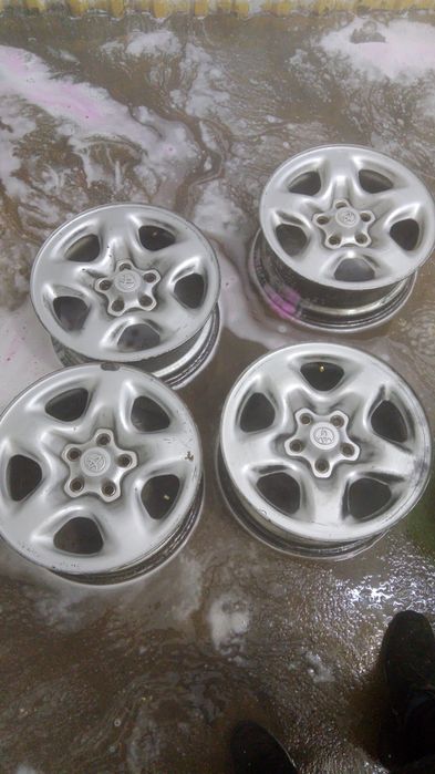 Продаю комплект дисков на 16