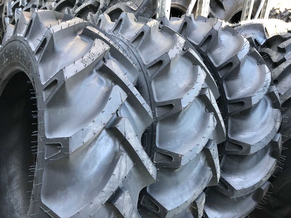 Anvelope noi TRACTOR FIAT 12.4-28 cu 8PLY cauciucuri marca MRL