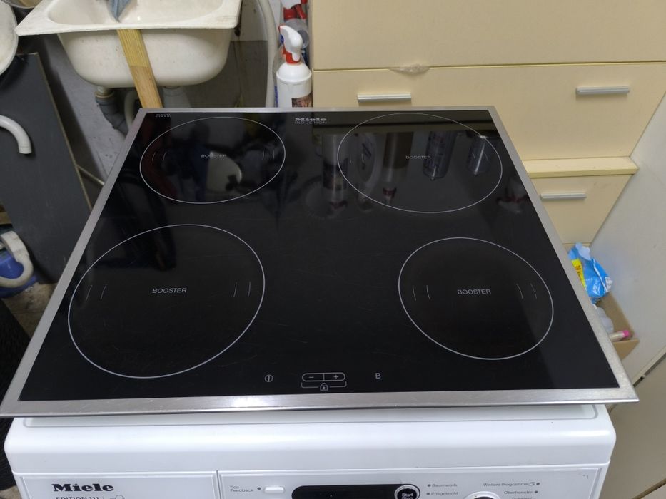 Индукционен плот Miele KM 5722 EDST