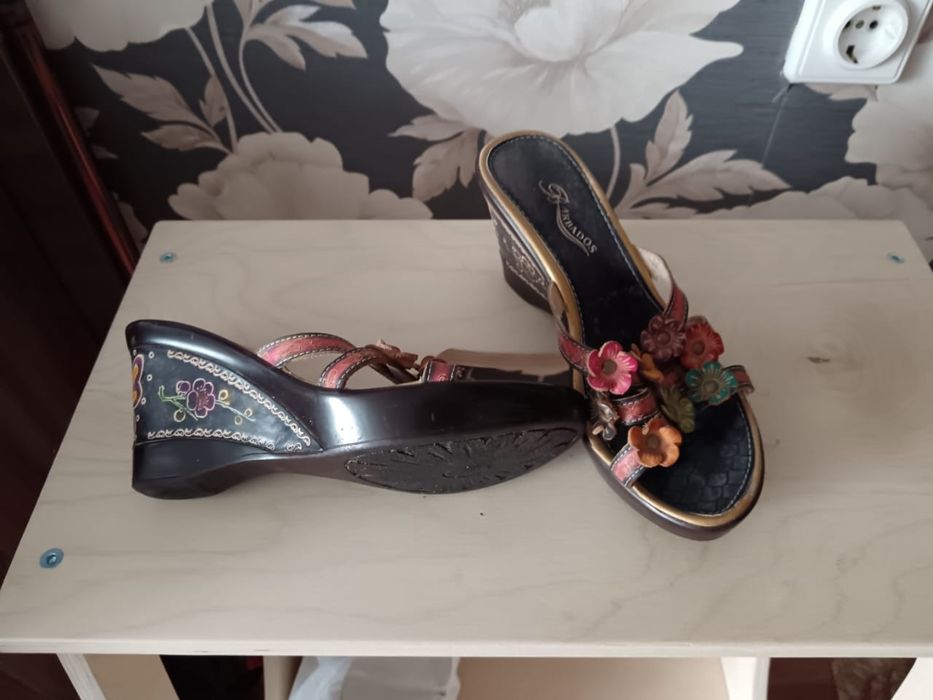 Три пары летней обуви