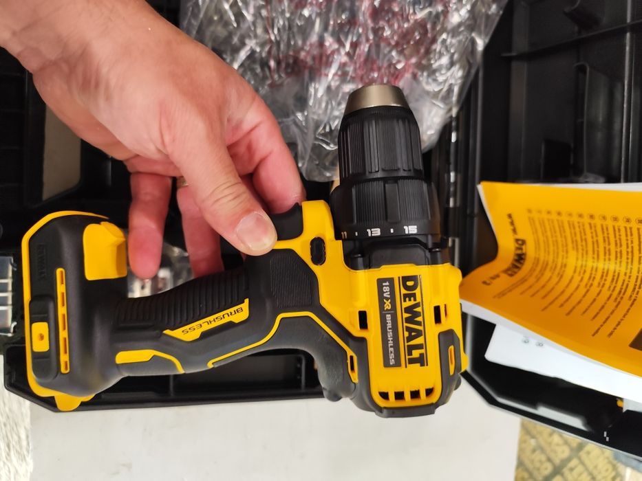 Акумулаторен безчетков винтоверт Девалт DeWALT DCD708NT