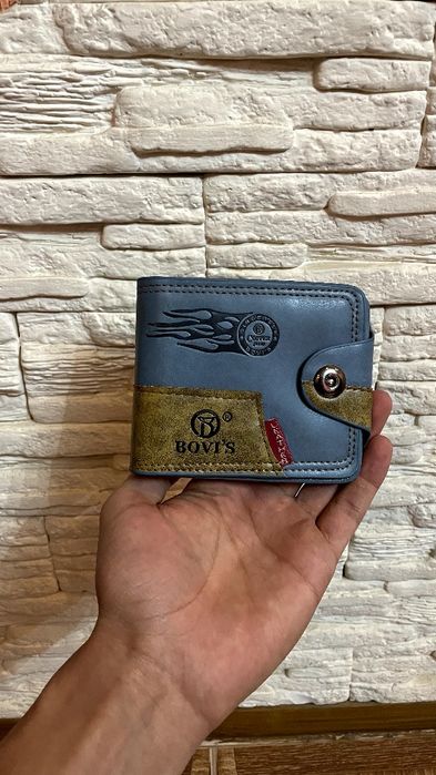 Продается кожаный кошелек Bovi's