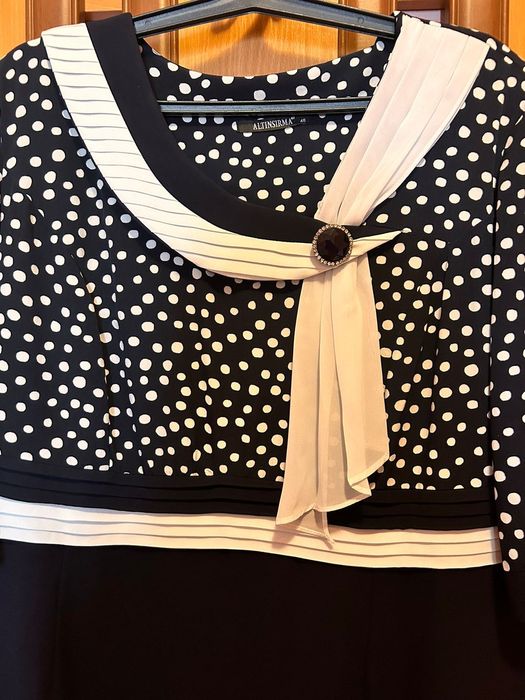 Продам платье! Размер 52-54.