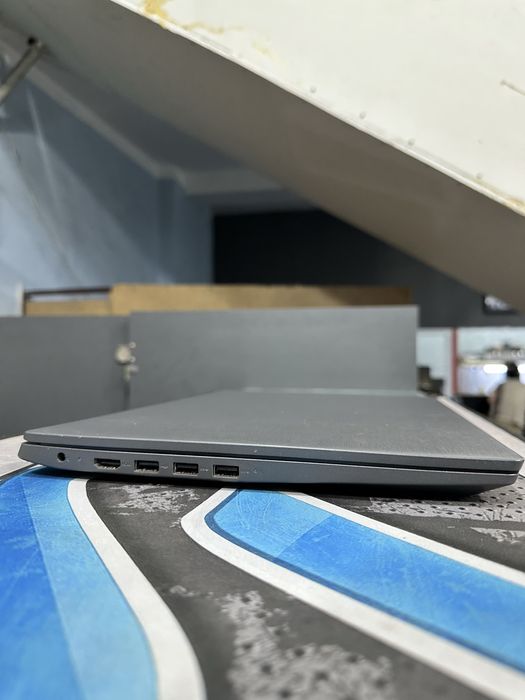 Ноутбук офисный Lenovo V15