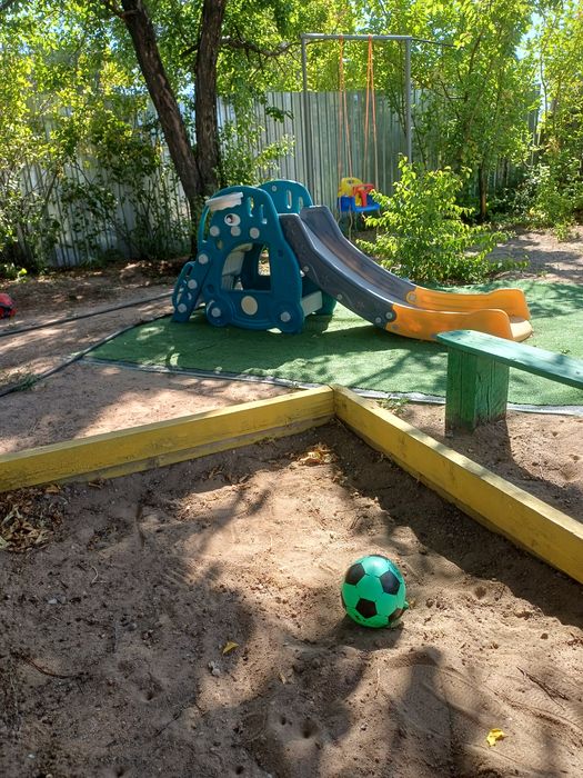 Продаётся большая дача