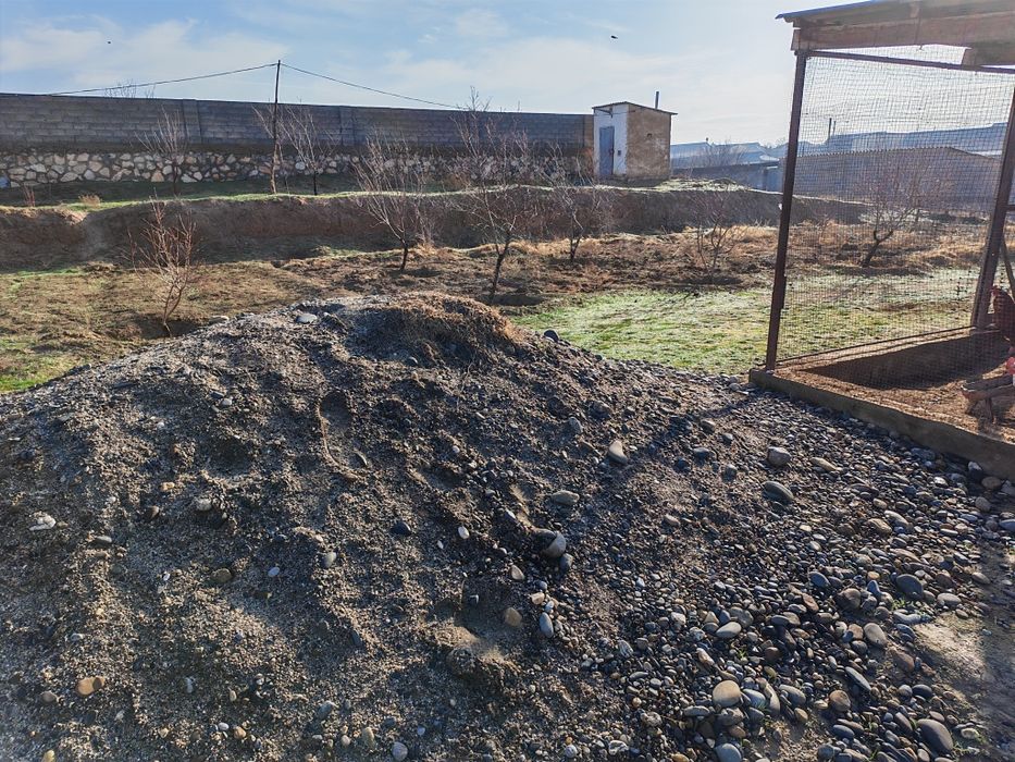 Nurobod shahri Sharq Yulduzi MFY "Yangi Mernida" da hovli sotiladi.