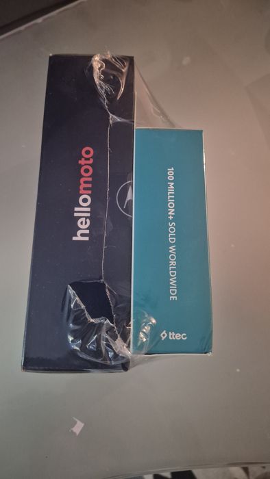 Нов Motorola Moto G 04 и слушалки