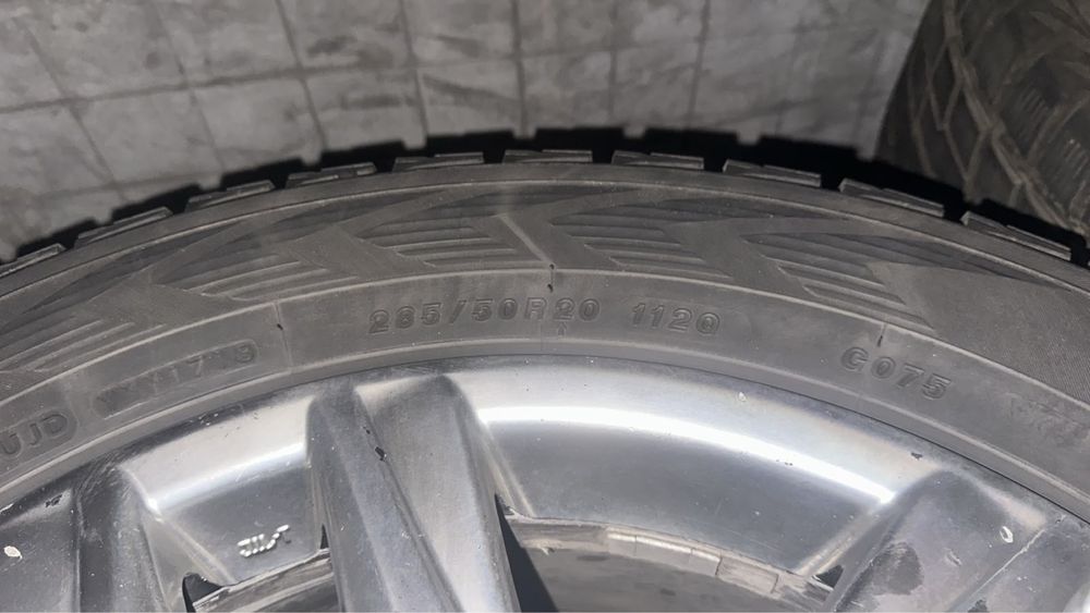 Шины с дисками. Были на лексусе 570