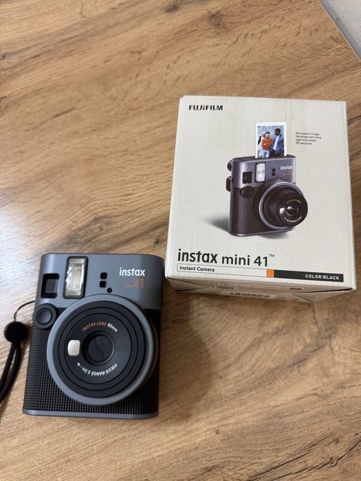 Продаю Instax mini 41