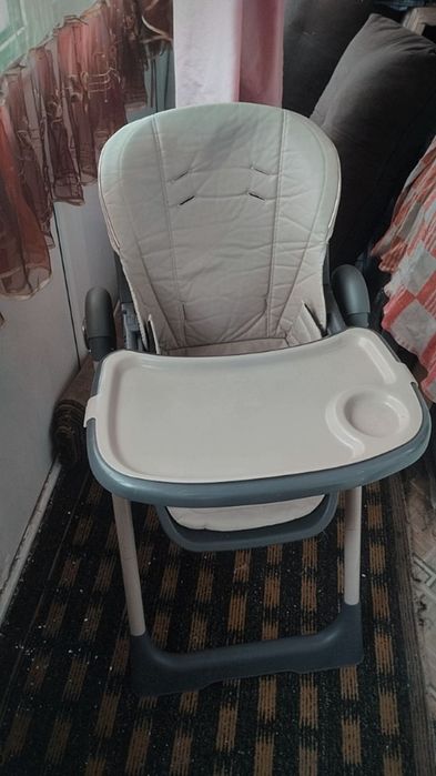 Продам детский столик для кормления