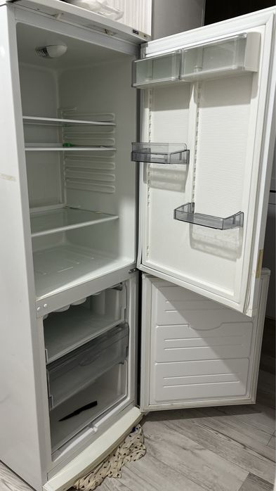 Срочно продам холодильник 50000 т