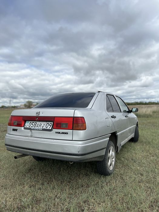 Машина seat toledo