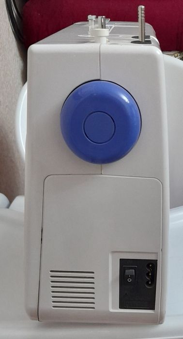 Янги тикув машинаси