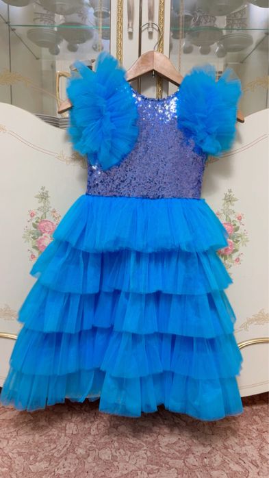 Продам платья для девочек