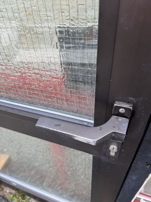 USA PIETONALA INDUSTRIALA hala alu geam termopan H208 x L 108 GARANTIE