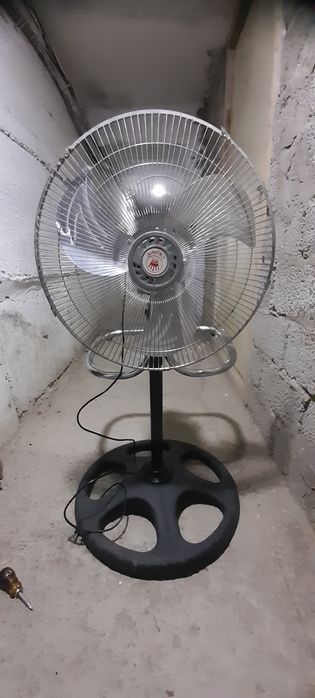 Вентилятор большой