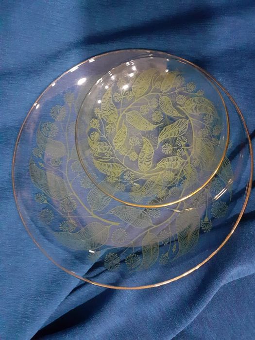 Продам тарелки разные