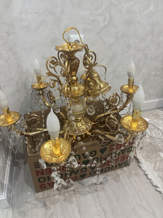 Люстра гостииный б/у