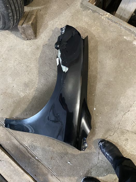 Крыло левое, авенсис