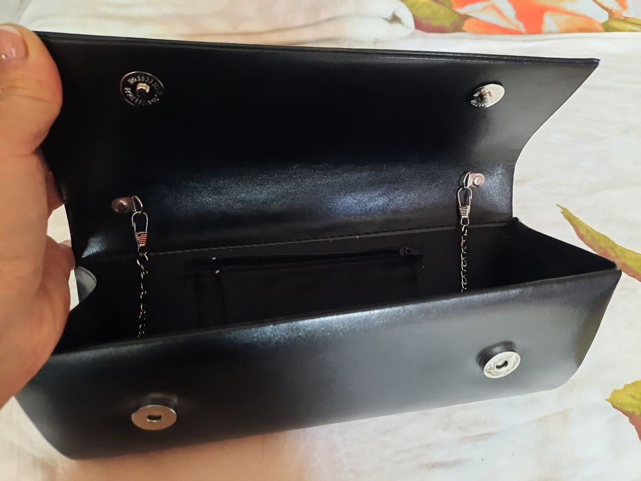 Стилни дамски чанти за през рамо