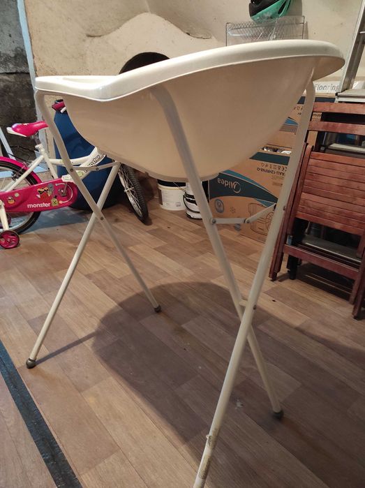 Стойка и корито за баня