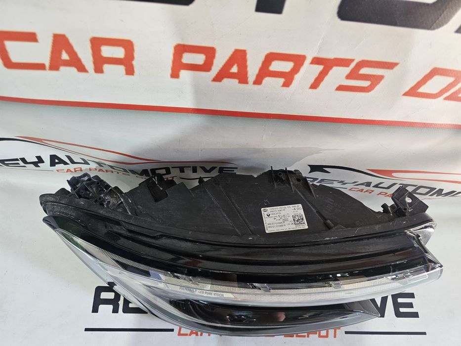 Far dreapta led Renault Austral dupa 2022 cod 260103381R