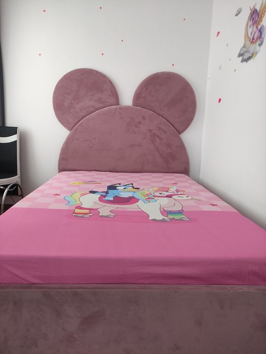 Vând Pat Jerry Tapitat roz