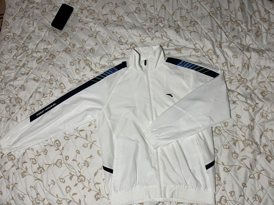 Продам спортивный костюм