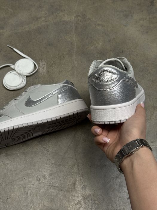 Nike Air Jordan 1 Low OG Metallic Silver.