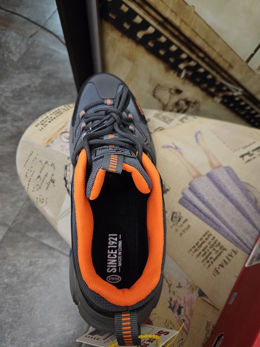 Мужские кроссовки новые