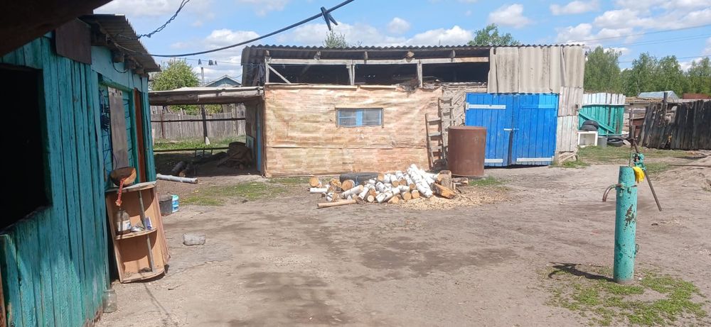 Продаётся теплый шпальный дом.
