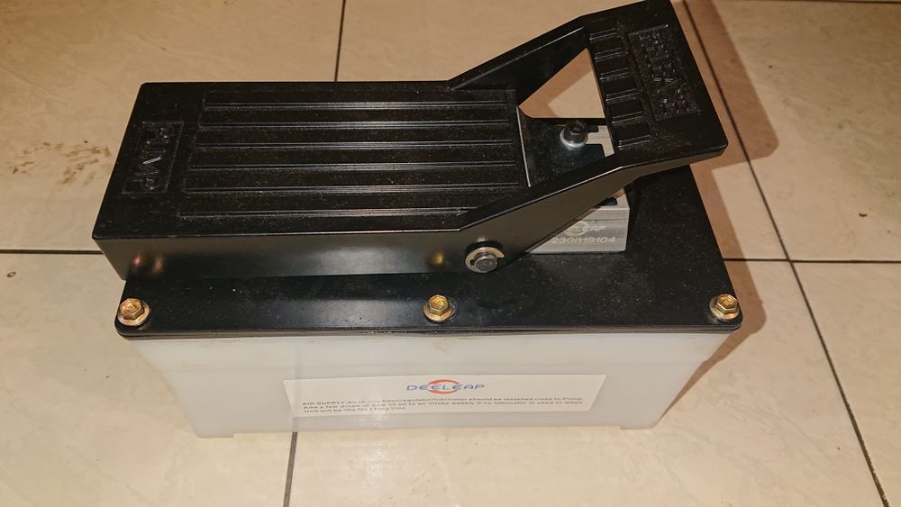 Пневмогидравлический насос высокого давления