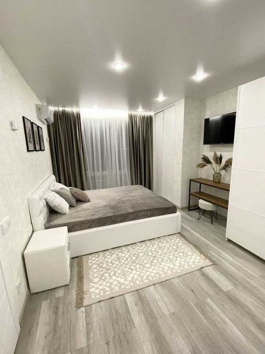 Сдаю светлую 1 ком. 1/8 ЖК Gardens Residense ор-р Ташкент сити Р1