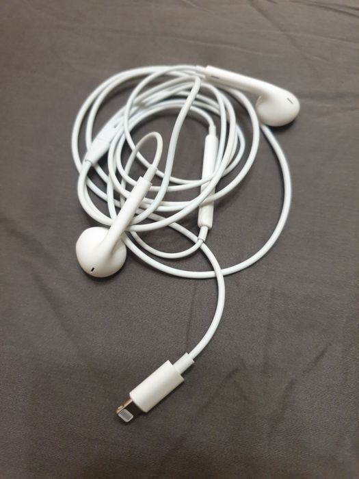 Casti iPhone mufa lightning Apple originale cu serie in stare perfecta