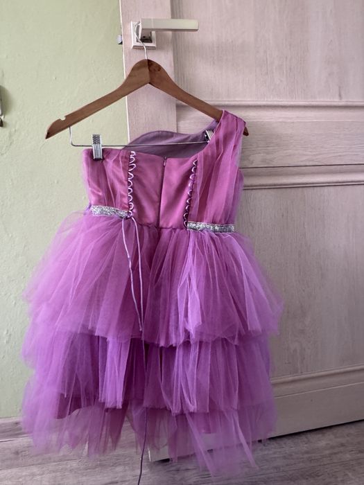 Продам платье на выпуской