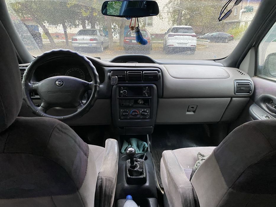 Opel sintra 1997