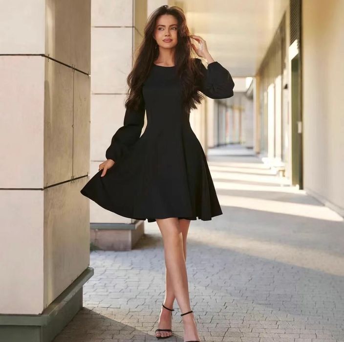 Базовая платье, в отличном состоянии