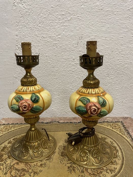 Чифт стари френски лампи от порцелан и месинг