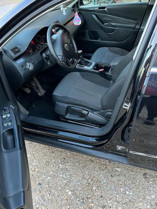 Vând Vw Passat B6 1.9