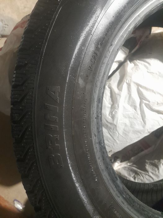 Почти новые зимные шины