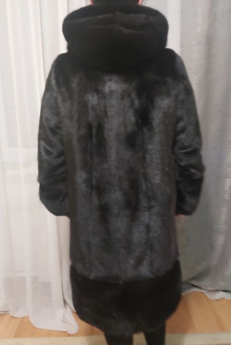 Продам шубу норка чёрный бриллиант.