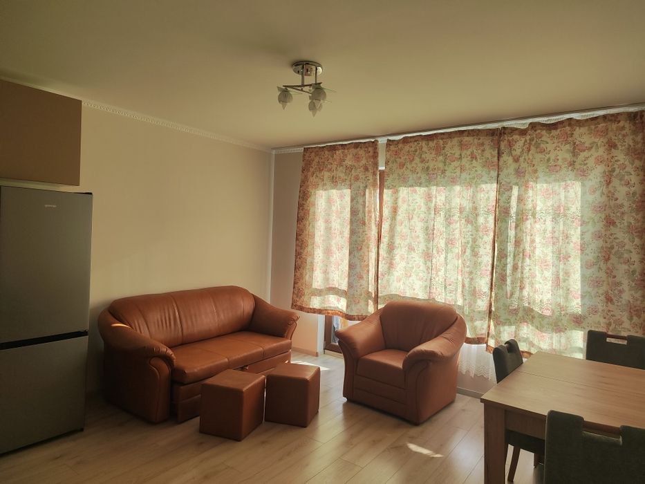 Дава се под наем Тристаен апартамент в Варна, Колхозен пазар - 90 кв.м за 637.5 € - Снимка #1