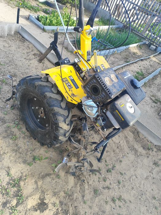 Продам мотоблок новый